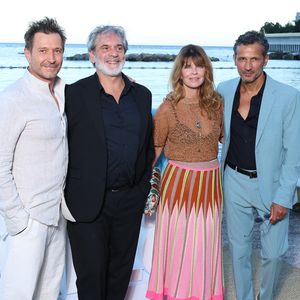 Alexandre Varga partage le même constat et insiste sur les liens qui se sont créés bien au-delà des plateaux.
Gwendoline Hamon, Alexandra Varga , Avy Marciano et Kamel Belghazi a l'after party au 'Neptune' lors de la 65ème édition du Festival TV De Monte Carlo le 13 Juin 2026
© Denis Guignebourg /Bestimage