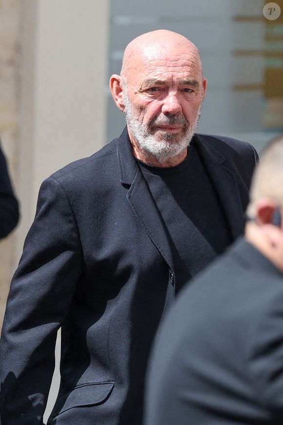 Philippe Corti - Arrivées aux obsèques de Thierry Ardisson en l’église Saint-Roch de Paris, France, le 17 juillet 2025. © Clovis-Jacovides/Bestimage