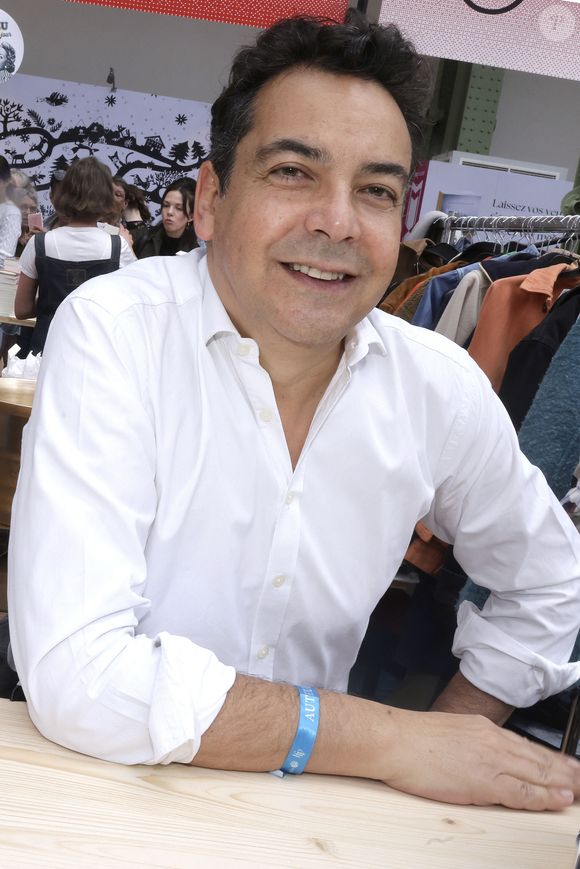 Plusieurs personnalités ont participé à des dédicaces et rencontres.

Patrick Cohen en dédicace lors du 5ème festival du Livre de Paris au Grand Palais (17 - 19 avril 2026) à Paris, le 19 avril 2026.
© Cédrice Perrin / Bestimage