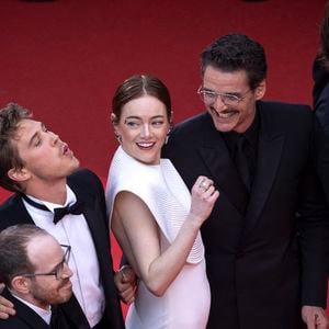 Clifton Collins Jr., Joaquin Phoenix, Ari Aster, Austin Butler, Emma Stone, Pedro Pascal - Montée des marches du film « Eddington » lors du 78ème Festival International du Film de Cannes, au Palais des Festivals à Cannes. Le 16 mai 2025
© Olivier Borde / Bestimage