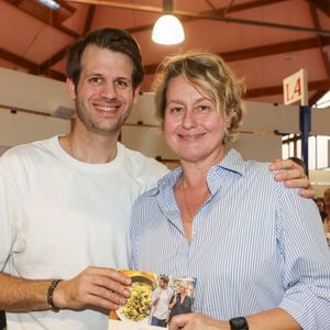 Alessandro et Luana Belmondo, à la Halle Georges Brassens de Brive-la-Gaillarde, le 8 novembre 2024. Foire du Livre de Brive 2024. © Jean-Marc Lhomer / Bestimage