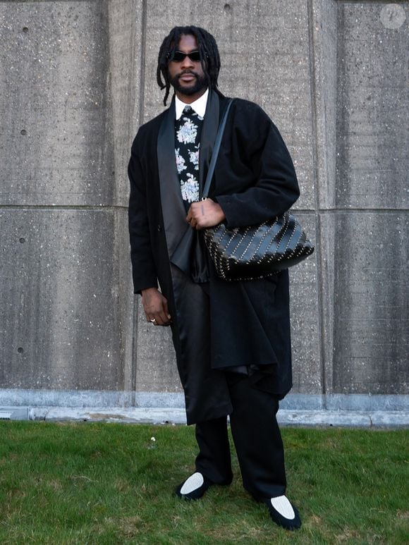 De nombreuses autres célébrités ont fait le déplacement pour ce défilé qui avait lieu à l'UNESCO et c'est notamment le cas du rappeur Damso. 

Damso au photocall du défilé Rabanne Mode Collection Prêt-à-Porter Automne/Hiver 2025-2026 lors de la Fashion Week de Paris (PFW) au siège de l'Unesco, à Paris, France, le 6 mars 2025. © Backgrid USA/Bestimage