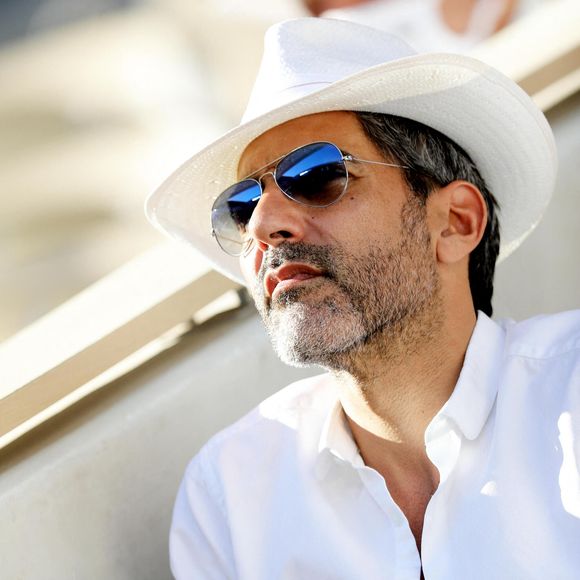 Ary Abittan dans les tribunes lors de la finale hommes des Internationaux de France de tennis de Roland Garros à Paris le 13 juin 2021. © Dominique Jacovides / Bestimage