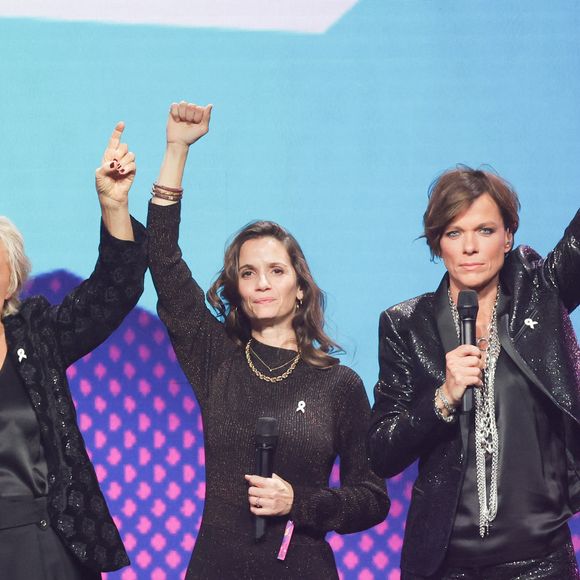 Exclusif - Muriel Robin, Anne-Cécile Mailfert, présidente de la Fondation des femmes, Anne Le Nen lors de l'enregistrement de l'émission "Nos voix pour toutes" au profit de la Fondation des femmes à l’Adidas Arena diffusée sur TMC le 25 novembre 2025, à Paris, France, le 19 novembre 2025. © Guirec-Moreau/Bestimage