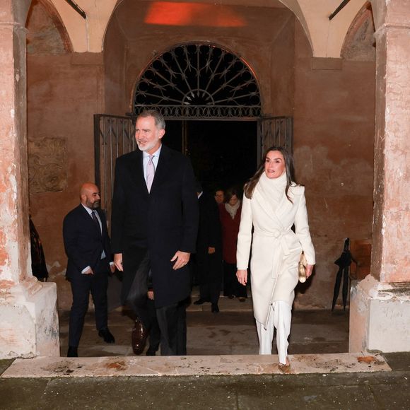 L'absence du couple royal espagnol a suscité l'indignation, en Espagne.
Le roi Felipe VI d'Espagne et la reine Letizia à l'Académie royale d'Espagne à Rome le 10 décembre 2024.
