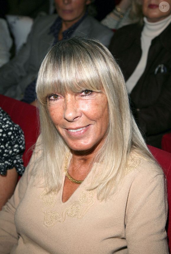 Dany Saval assiste au double anniversaire de la légende française Brigitte Bardot, les 20 ans de son association 'Fondation Brigitte Bardot', qui lutte pour les droits des animaux et son propre anniversaire. La soirée s'est déroulée au théâtre Marigny à Paris, France, le 28 septembre 2006. Photo by Denis Guignebourg/ABACAPRESS.COM