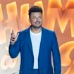 L'humour à la plage : Kev Adams s'entoure de personnalités emblématiques de l'humour et de la télévision pour sa grande soirée sur TF1