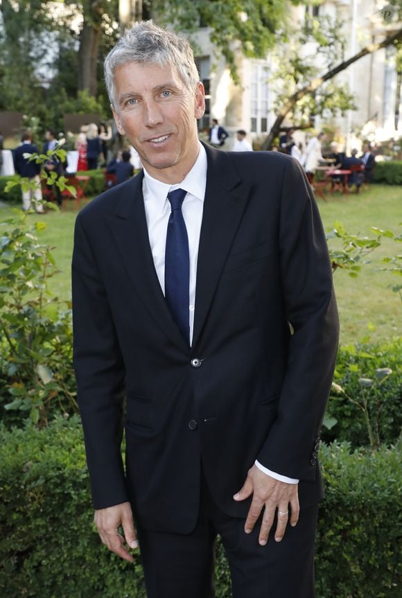 Ken Griffin détrône l'entrepeneur français Stéphane Courbit (patron de Banijay). Ce dernier détenait le précédent record depuis 2023 avec un chalet de 2 230 m² acheté 135 millions d'euros. Un montant stratosphérique à l'époque, aujourd'hui dépassé.

Stéphane Courbit - Dîner de gala du comité français pour la sauvegarde de Venise à l'hôtel de Galliffet, siège de l'Institut Culturel Italien, Paris le 4 juillet 2019. 

© Marc Ausset-Lacroix/Bestimage