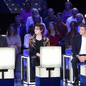 Exclusif - Laurent Gerra, Anny Duperey, Gautier Capuçon lors de l'enregistrement de l'émission "La Boîte à secrets", présentée par F.Bollaert et diffusée le 10 octobre 2025 sur France 3, dans les studios du Lendit à Saint-Denis, Seine Saint-Denis, France, le 22 septembre 2025. © Jack Tribeca/Bestimage