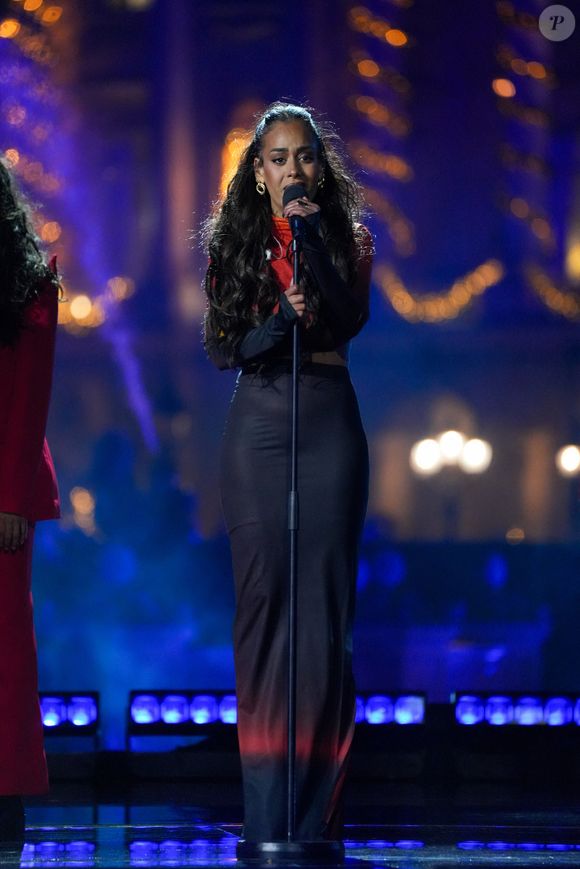 La  coach de The Voice confie d'ailleurs que son grand rêve est de voir un ours blanc.

Exclusif - Amel Bent lors de l'enregistrement de l'émission "La Grande soirée du 31 de Paris", diffusée le 31 décembre sur France 2, sur la place de la Concorde à Paris, France, le 24 novembre 2025. © Guebey-Tribeca/Bestimage