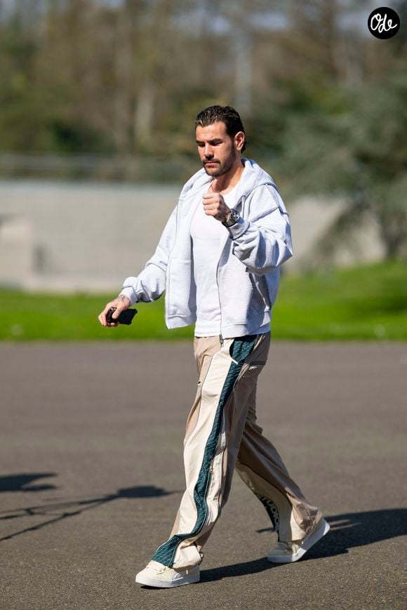 Theo Hernandez se distingue par le meilleur taux d'engagement sur Instagram du classement.

Theo Hernandez - Les joueurs de l'équipe de France de football arrivent au Centre national de football de Clairefontaine-en-Yveline, France, le 23 mars 2026. © Pierre Perusseau/Bestimage