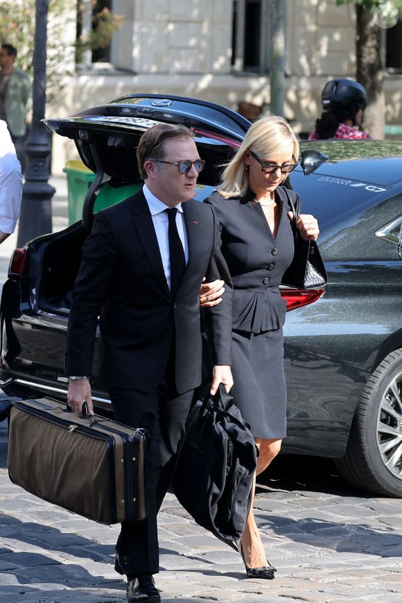 Laurence Ferrari et son mari Renaud Capuçon - Arrivées aux obsèques de Philippe Labro en l'église de Saint-Germain-des-Prés à Paris le 13 juin 2025. © Dominique Jacovides - Christophe Clovis / Bestimage
