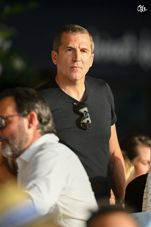 Passionné d'équitation au même titre qu'Hugues Aufray, Guillaume Canet était présent lors de cet évènement

Exclusif - Guillaume Canet dans l'espace VIP, le Pavillon Eiffel, lors de la 12ème édition Longines Paris Eiffel Jumping au pied de la Tour Eiffel sur le Champ-de-Mars à Paris, France, le 20 juin 2026. © Perusseau-Veeren/Bestimage