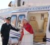 Le pape Léon XIV est arrivé sur le sol monégasque ce samedi 28 mars 2026 pour une visite officielle. 

Accueil du pape Léon XIV à l'héliport de Monaco par le prince et la princesse - Visite historique du pape Léon XIV à Monaco le 28 mars 2026.
© Dominique Jacovides - Bruno Bebert / Bestimage