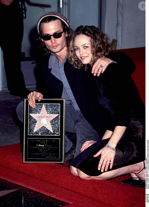 Info - Vanessa Paradis fêtera ses 50 ans le 22 décembre - "JOHNNY DEPP" ET "VANESSA PARADIS" WALK OF FAME HOLLYWOOD "PLAN AMERICAIN" ETOILE