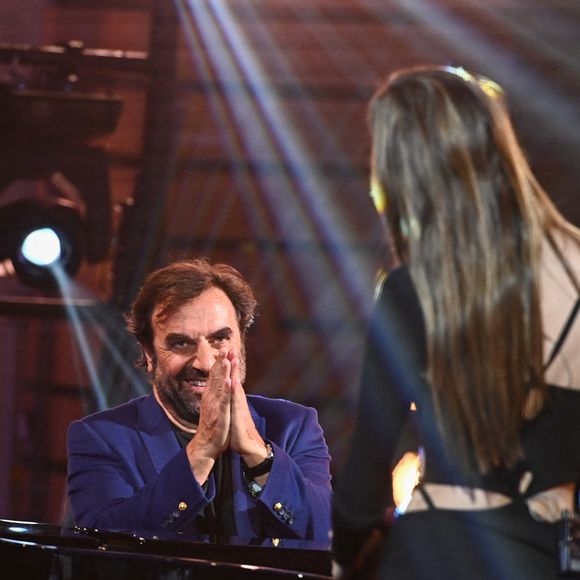 Exclusif - Charlotte Cardin et André Manoukian - Enregistrement de l'émission "Le Grand Echiquier : Spéciale Charles Aznavour" à l'Opéra royal de Versailles, présentée par C.Chazal et A.Manoukian, et diffusée sur France 2 le 29 mai 2025. © Guillaume Gaffiot/Bestimage