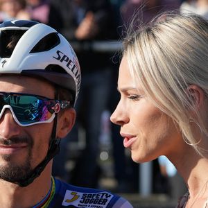 Julian Alaphilippe (Soudal - Quick-Step) et Marion Rousse lors de la Bretagne Classic - Ouest-France 2023, course cycliste de l'UCI World Tour, le 3 septembre 2023 à Plouay, en France. Photo de Laurent Lairys/ABACAPRESS.COM