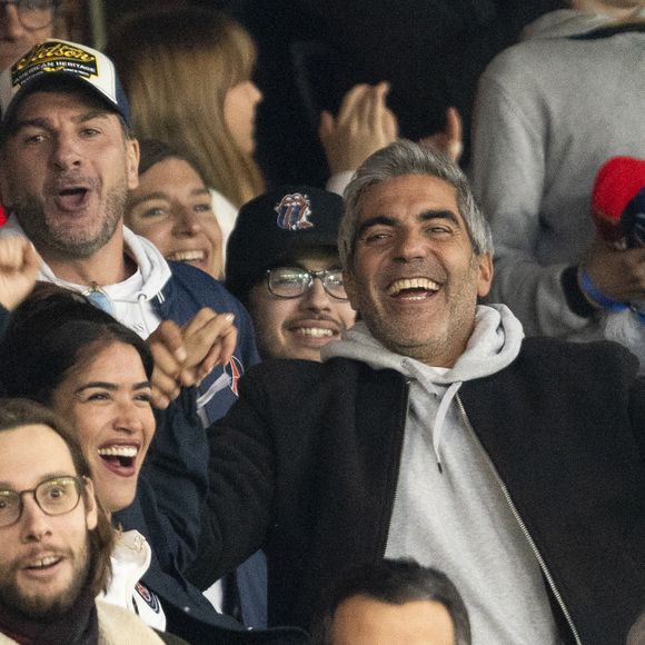 Ary Abittan, Sabrina Ouazani, Michael Youn, Sean Obispo, Cartman - Célébrités dans les tribunes lors du match retour de la Ligue Des Champions 2024-2025 (LDC) "PSG - Arsenal" (2-1) au Parc des Princes à Paris le 7 mai 2025. © Cyril Moreau/Bestimage