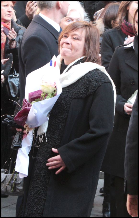 "Je ne suis plus sa fille, je suis sa maman", expliquait-elle.

Giulia Salvatori - Les obsèques de Annie Girardot le 4 mars 2011 en l’Église Saint‑Roch à Paris. 

Photo : DOMINIQUE JACOVIDES / BESTIMAGE