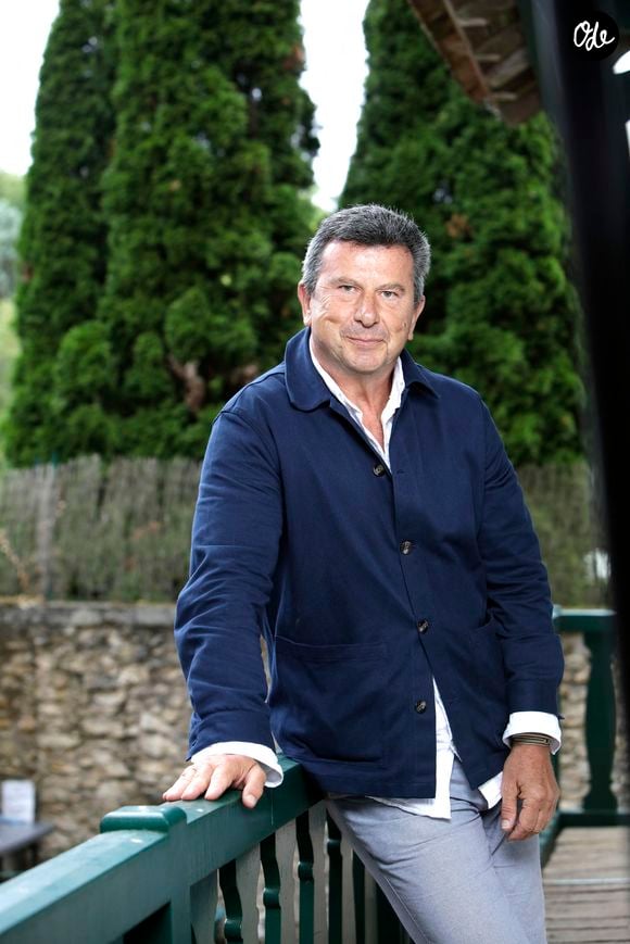 Il est d'autant plus concerné qu'il possède une maison situé à "5-6 kilomètres du front du feu" comme il le rapporte au "Parisien"

Exclusif - Pascal Bataille lors de la 29ème édition de "La Forêt des Livres chez Gonzague Saint-Bris" à Chanceaux-près-Loches, le 31 août 2025.
© Cédric Perrin/Bestimage