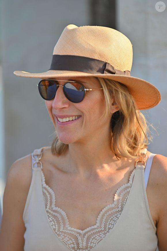 Exclusif - Maud Fontenoy - Dévoilement de l’oeuvre de JBC sur le phare de Saint-Tropez et projection du documentaire de M.Fontenoy, "Bleu, Un océan de solutions en Polynésie", à l'occasion de la la sixième édition de Saint-Tropez Couleur Bleu, en hommage à Colette. Le 16 juin 2023