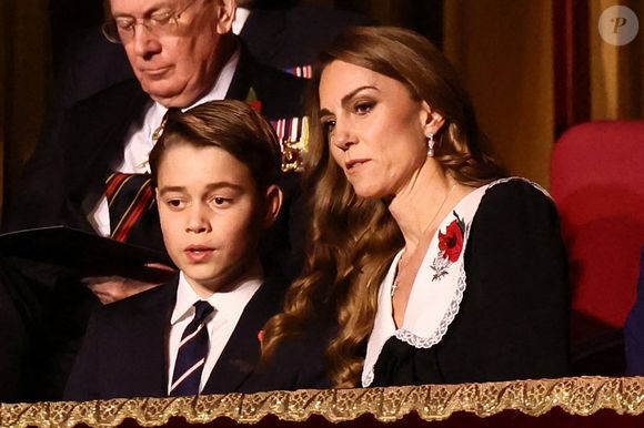 Kate Middleton et son fils le prince George au Royal Albert Hall à Londres pour le Festival du Souvenir de la Royal British Legion. Le 8 novembre 2025. © Julien Burton / Bestimage