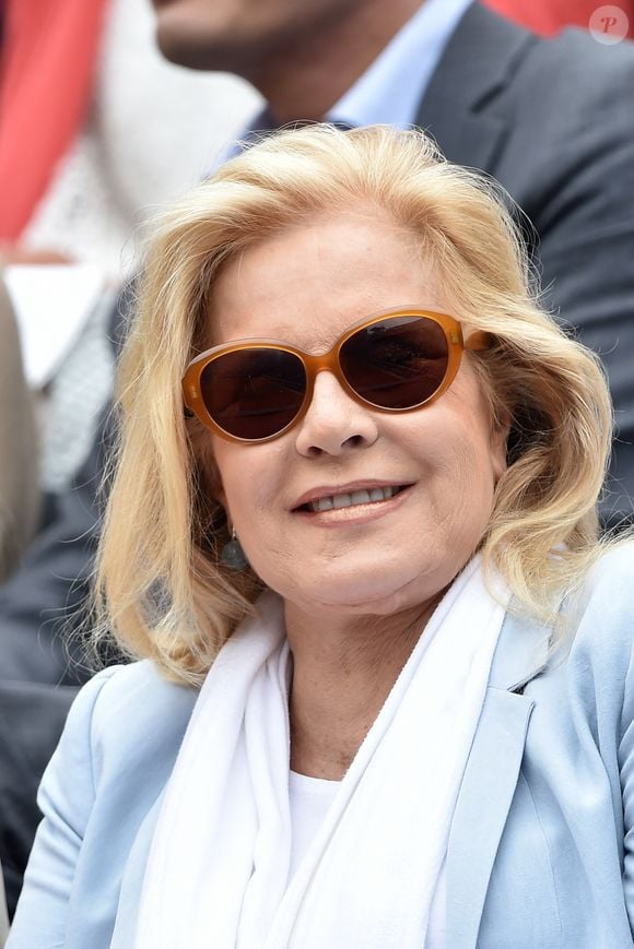 Sylvie Vartan regarde un match pendant les Internationaux de France de Tennis à Roland Garros à Paris, France, le 1er juin 2014. Photo by Nicolas Gouhier/ABACAPRESS.COM