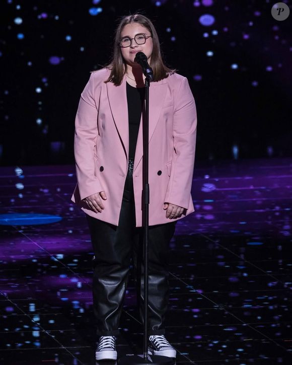 Éliminée aux portes de la demi-finale, elle évoque un retour difficile à la réalité après l’émission.


Manuela, candidate de l'édition 2024 de "The Voice", est revenue sur son aventure. Capture d'écran Instagram
