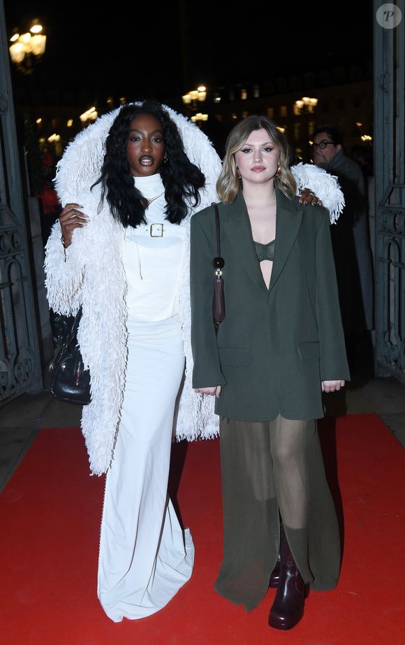 Marine Delplace et Ebony Cham (Star Academy) arrivant au 22ème dîner de la mode pour le Sidaction à Paris le 30 janvier 2025.

© Rachid Bellak / Bestimage