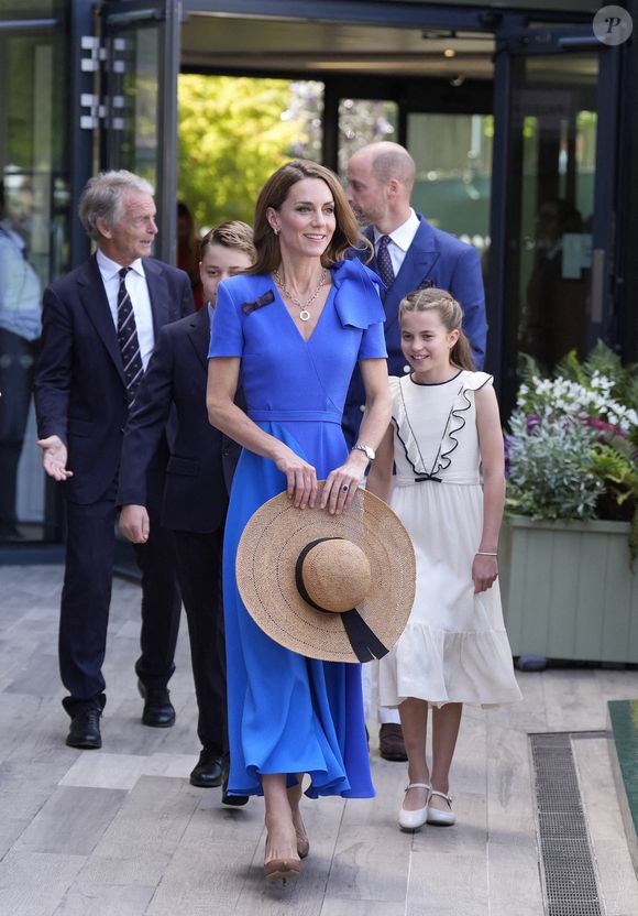 Le prince William, Kate Middleton et leurs enfants, le prince George et la princesse Charlotte, à leur arrivée au tournoi de Wimbledon à Londres le 13 juillet 2025. Photo par Andrew Matthews/PA Wire.