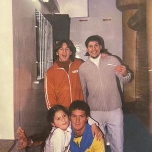 Lionel Messi a perdu son père, Jorge Messi, vendredi 7 août, à l’âge de 68 ans.
Jorge Messi a partagé une photo de ses enfants sur Instagram. Lionel Messi apparaît à gauche.