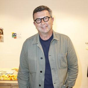 Exclusif - Pascal Bataille lors de la soirée de lancement du livre "La vie est belle, essaie-la !" de L.Vivier à l'espace Trédaniel à Paris le 19 juin 2025.

© Marc Ausset-Lacroix / Bestimage