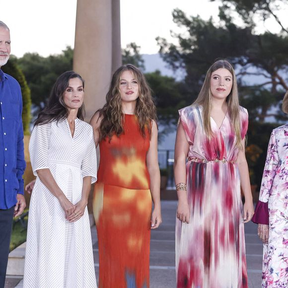 Sa chambre individuelle mesure environ 17 mètres carrés.

Le roi Felipe VI d’Espagne, la reine Letizia d’Espagne, la princesse héritière Leonor, l’infante Sofia d’Espagne et la reine émérite Sofia assistent à la traditionnelle réception annuelle organisée au palais de Marivent.
Dana Press / Bestimage
