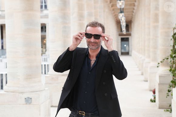 Il est persuadé que les livres peuvent changer le monde
Augustin Trapenard - 35ème édition des "Trophées ANDAM" dans les jardins du Palais Royal à Paris, France, le 27 juin 2024. © Christophe Clovis / Bestimage