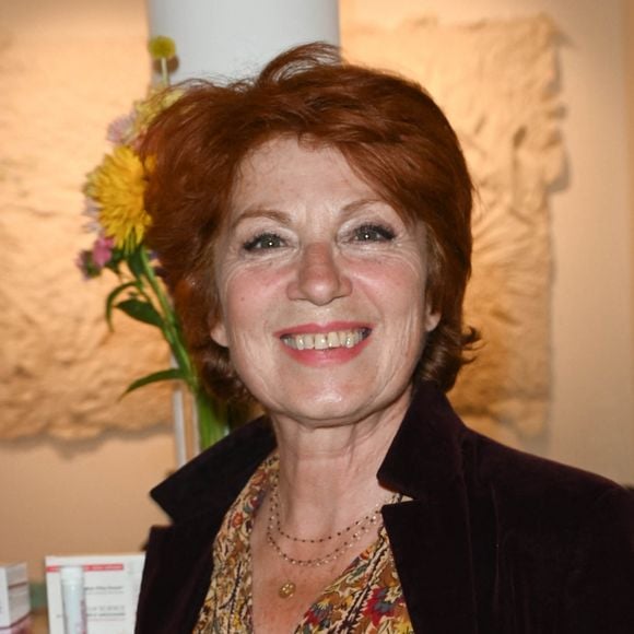 Elle possède une maison en Corse avec piscine et vue sur la mer

Exclusif - Véronique Genest - Lancement du complément alimentaire "Elix'Science", gamme des produits de beauté DERMOIONIQ à base de collagène d'eau Douce, issu de la revalorisation des peaux d'esturgeons, au Concept Store Chamberlan à Paris. Le 27 avril 2022 © Coadic Guirec / Bestimage