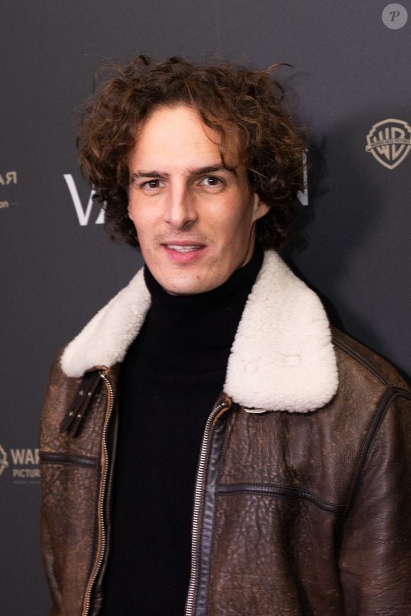 Paul de Saint Sernin à la première du film "Jean Valjean" au cinéma Publicis à Paris le 17 novembre 2025.
© Julien Sarkissian / Bestimage