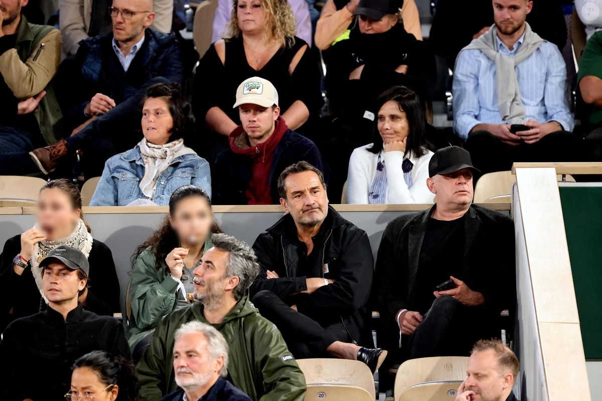 Photo : Gilles Lellouche et sa fille Ava dans les tribunes des