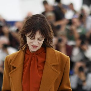 Charlotte Gainsbourg - Photocall du film "L'affaire Marie-Claire" lors du 79ème Festival International du Film de Cannes, le 19 mai 2026.
© Jacovides/Moreau/Bestimage