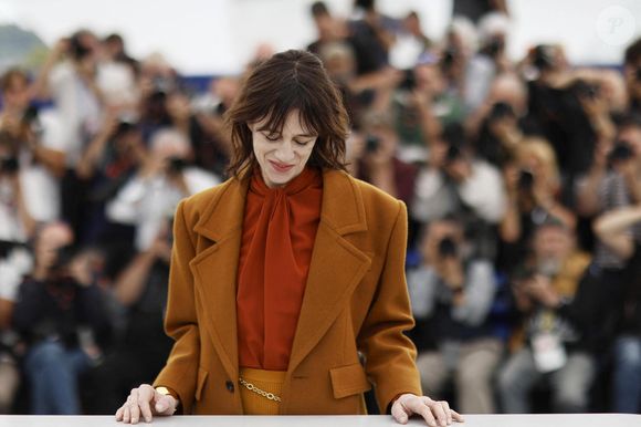 Charlotte Gainsbourg - Photocall du film "L'affaire Marie-Claire" lors du 79ème Festival International du Film de Cannes, le 19 mai 2026.
© Jacovides/Moreau/Bestimage