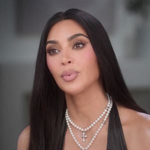 Les Kardashian saison 6 épisode 9 "On va camper !" La famille se réunit pour fêter un anniversaire important, mais cela prend une tournure inattendue.