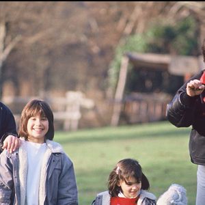 Archives - Michel Fugain et son ex-femme Stéphanie et leurs filles Marie et Laurette - Rendez-vous en 1983. (© MAX COLIN / BESTIMAGE).