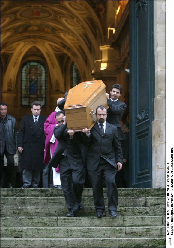 Il avait 59 ans...

Les obsèques de Ticky Holgado en l'église Saint-Roch à Paris en 2004
