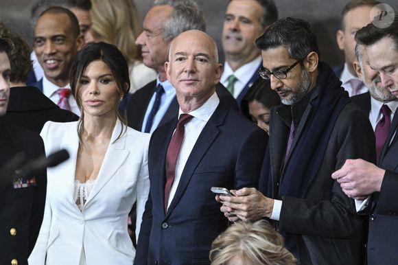 Lauren Sanchez, le fondateur d'Amazon Jeff Bezos, le PDG de Google Sundar Pichai et le PDG de Tesla et SpaceX Elon Musk assistent à la cérémonie d'investiture avant que Donald Trump. Photo par SAUL LOEB / POOL / AFP -Abaca