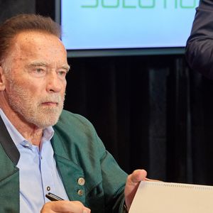 Arnold Schwarzenegger lors du sommet mondial de l'Autriche 2024, placé sous le thème "Be Useful : Des outils pour une planète saine, à la Hofburg de Vienne, Autriche, le 20 juin 2024. © Action Press/Bestimage