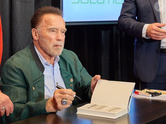 Arnold Schwarzenegger lors du sommet mondial de l'Autriche 2024, placé sous le thème "Be Useful : Des outils pour une planète saine, à la Hofburg de Vienne, Autriche, le 20 juin 2024. © Action Press/Bestimage
