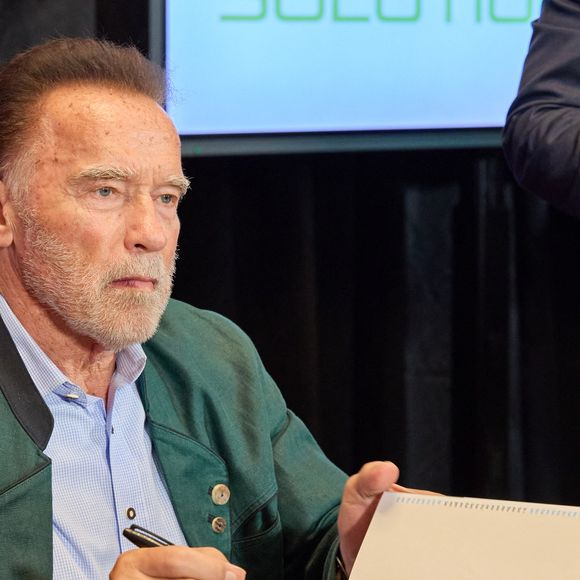 Arnold Schwarzenegger lors du sommet mondial de l'Autriche 2024, placé sous le thème "Be Useful : Des outils pour une planète saine, à la Hofburg de Vienne, Autriche, le 20 juin 2024. © Action Press/Bestimage