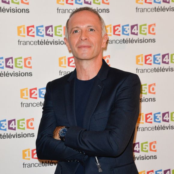 Samuel Étienne lors du photocall de la présentation de la nouvelle dynamique 2017-2018 de France Télévisions. Paris, le 5 juillet 2017.
© Guirec Coadic/Bestimage