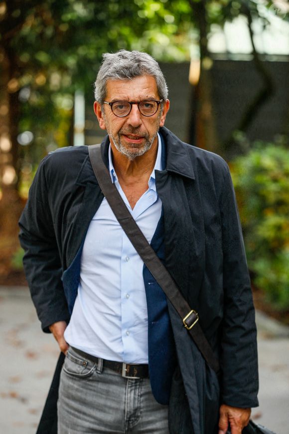 Acciaroli se situe au cœur d’une région où le régime méditerranéen, également appelé régime crétois, est une seconde nature. 

Michel Cymes - Arrivées à l'enregistrement de l'émission "Vivement Dimanche" au Studio Gabriel, présentée par M.Drucker et diffusée le 30 octobre 2022 sur France 3, à Paris, France, le 20 octobre 2022. © Christophe Clovis/Bestimage