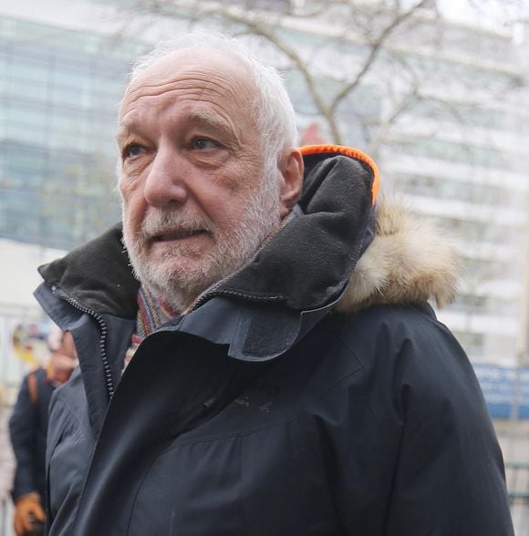 François Berléand à la sortie des studios de RTL à Paris, France, le 7 décembre 2023. © Jonathan Rebboah/Panoramic/Bestimage