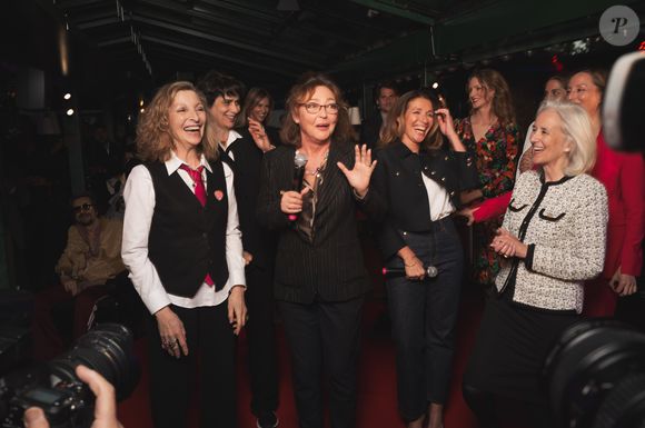 Catherine Frot et le Jury  - Soirée de remise de la 19e édition du Prix de la Closerie des Lilas, le 6 mai 2025